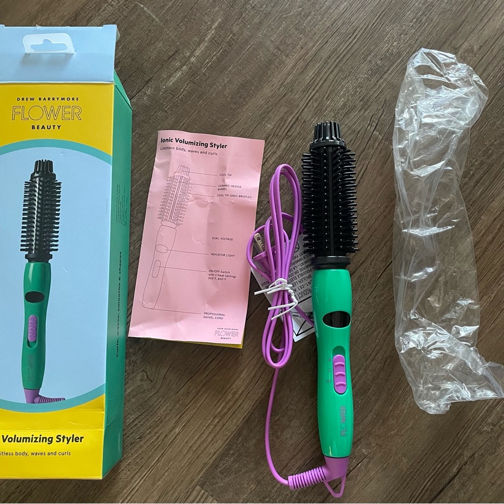 NEW Drew Barrymore FLOWER Ionic 1" Volumizing Styling Hot Brush